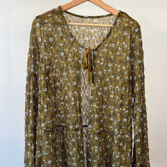 Tops - Floral Sheer Long Sleeved Cardigan - fits medium